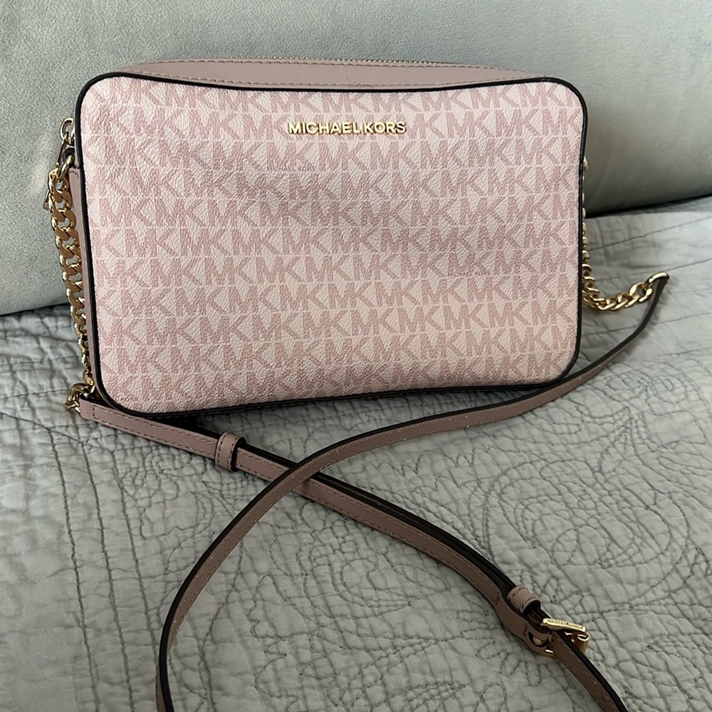 Michael Kors Jet Set in Ballet color